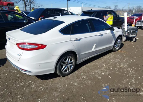 2013 Ford Fusion Se z USA, uszkodzony, nr VIN 3FA6P0HRXDR289148